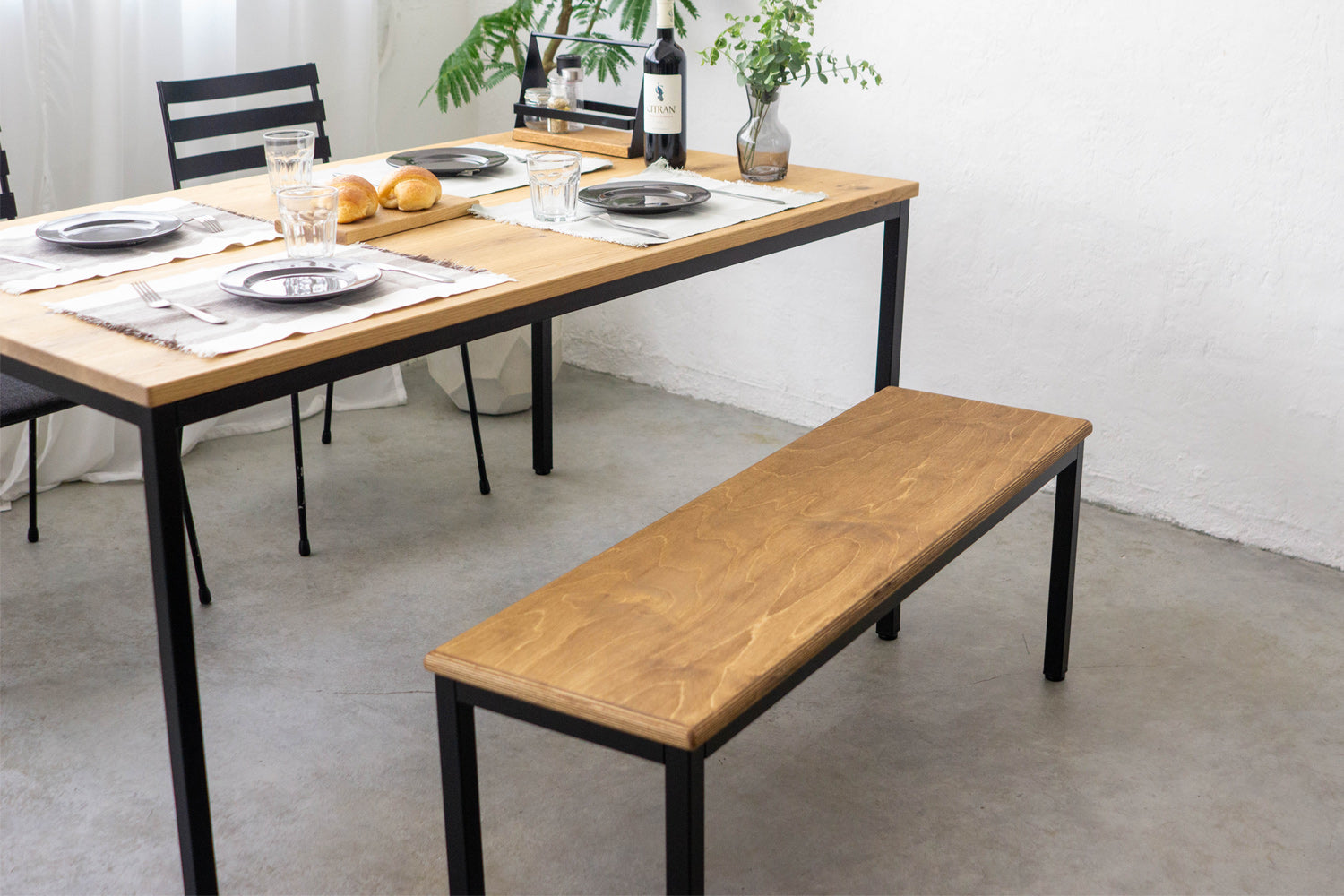 ダイニングテーブルにも