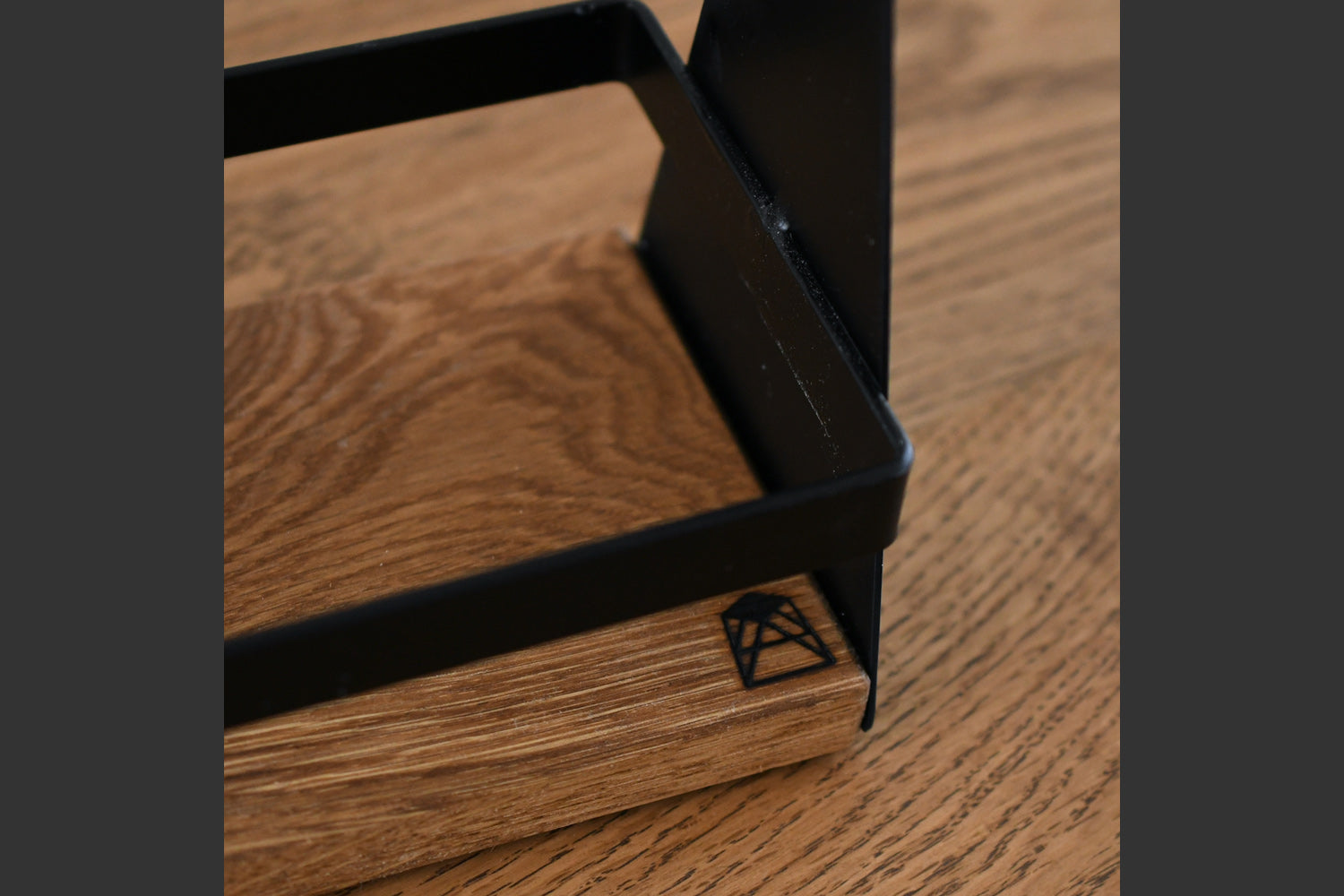 オーク・ブラウン×マットブラック