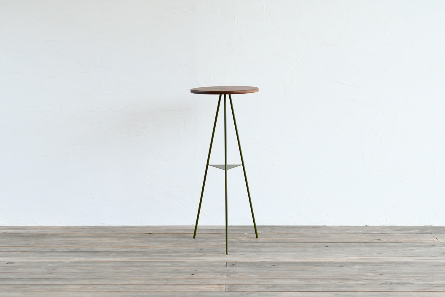 TRIPOD TABLE - Woodtop High