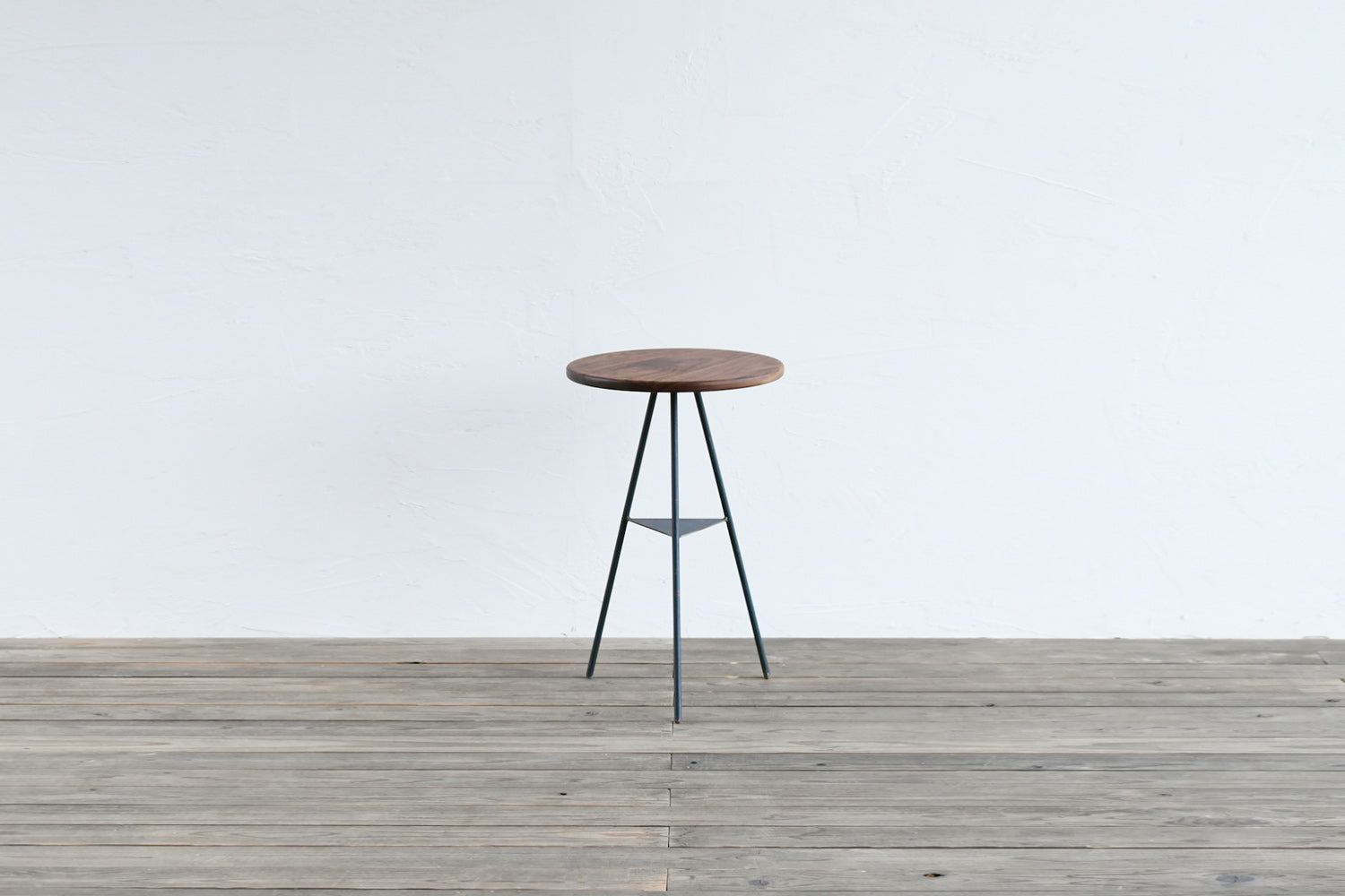 TRIPOD TABLE - Woodtop Middle