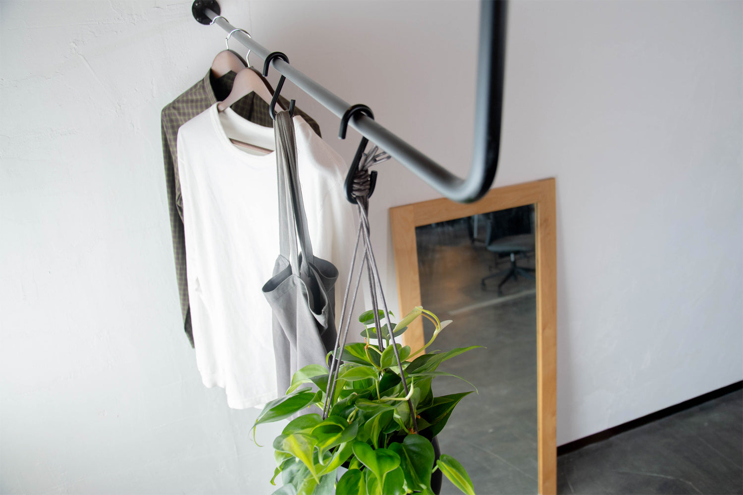 L型 マットブラック